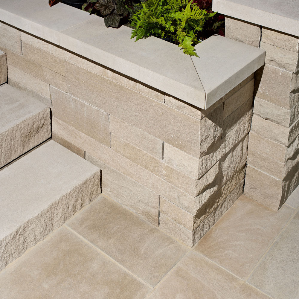 Beige Sandstone Gardenwall & Steps